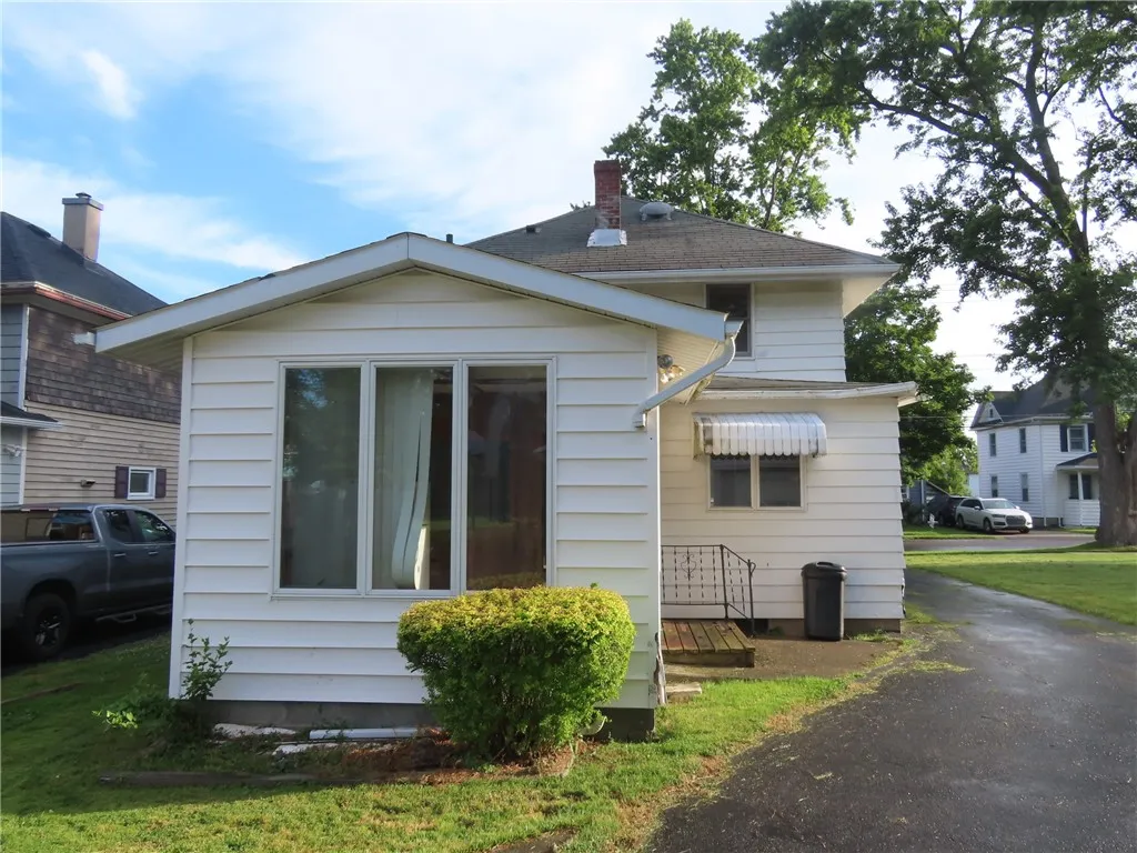 132 Chapman Avenue, Auburn, New York 13021, Auburn, New York 13021, 3 Bedrooms Bedrooms, 7 Rooms Rooms,1 BathroomBathrooms,Residential,Closed,132 Chapman Avenue, Auburn, New York 13021,0,R1612496