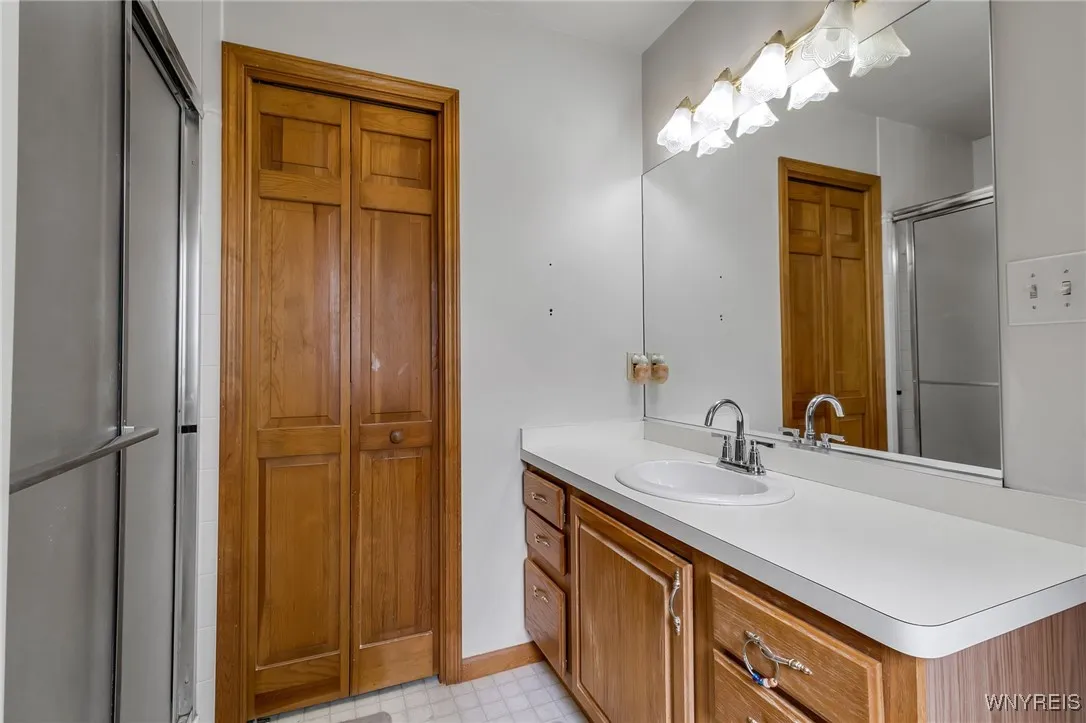 25 5th Avenue, Amherst, New York 14221, Amherst, New York 14221, 4 Bedrooms Bedrooms, 8 Rooms Rooms,2 BathroomsBathrooms,Residential,Closed,25 5th Avenue, Amherst, New York 14221,0,B1611783