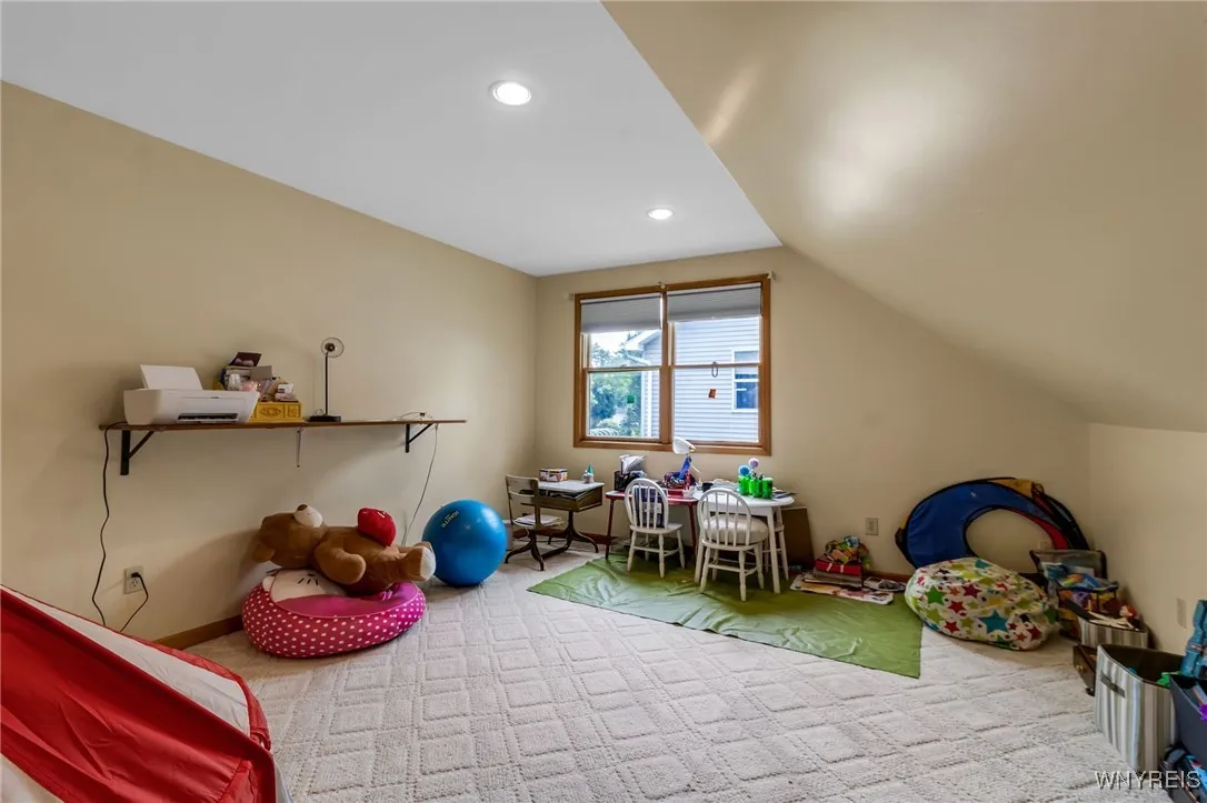 25 5th Avenue, Amherst, New York 14221, Amherst, New York 14221, 4 Bedrooms Bedrooms, 8 Rooms Rooms,2 BathroomsBathrooms,Residential,Closed,25 5th Avenue, Amherst, New York 14221,0,B1611783