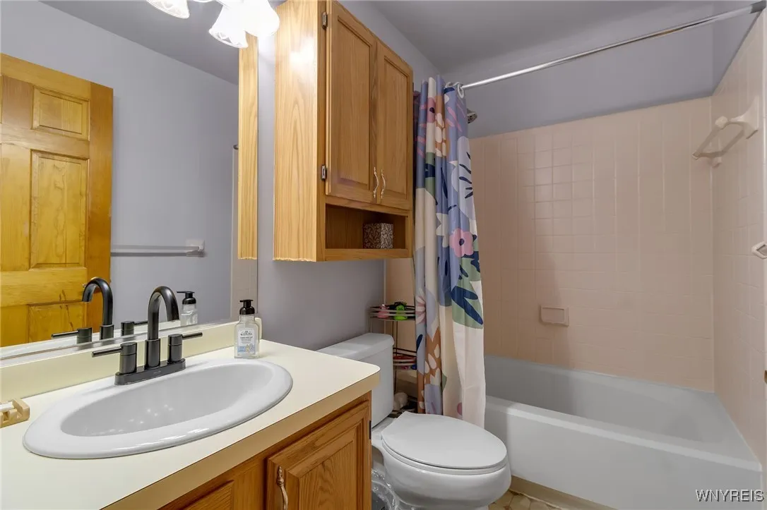 25 5th Avenue, Amherst, New York 14221, Amherst, New York 14221, 4 Bedrooms Bedrooms, 8 Rooms Rooms,2 BathroomsBathrooms,Residential,Closed,25 5th Avenue, Amherst, New York 14221,0,B1611783