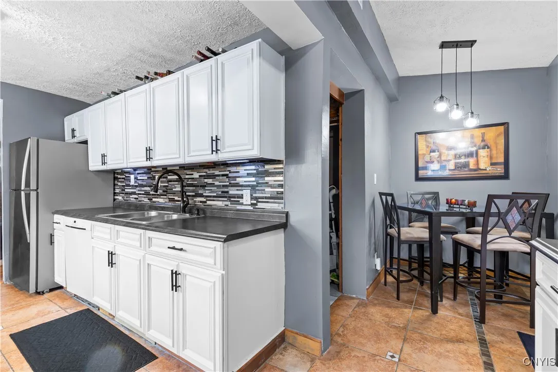 37 Waterbury Drive, Clay, New York 13212, Clay, New York 13212, 3 Bedrooms Bedrooms, 5 Rooms Rooms,1 BathroomBathrooms,Residential,For Sale,37 Waterbury Drive, Clay, New York 13212,S1612436