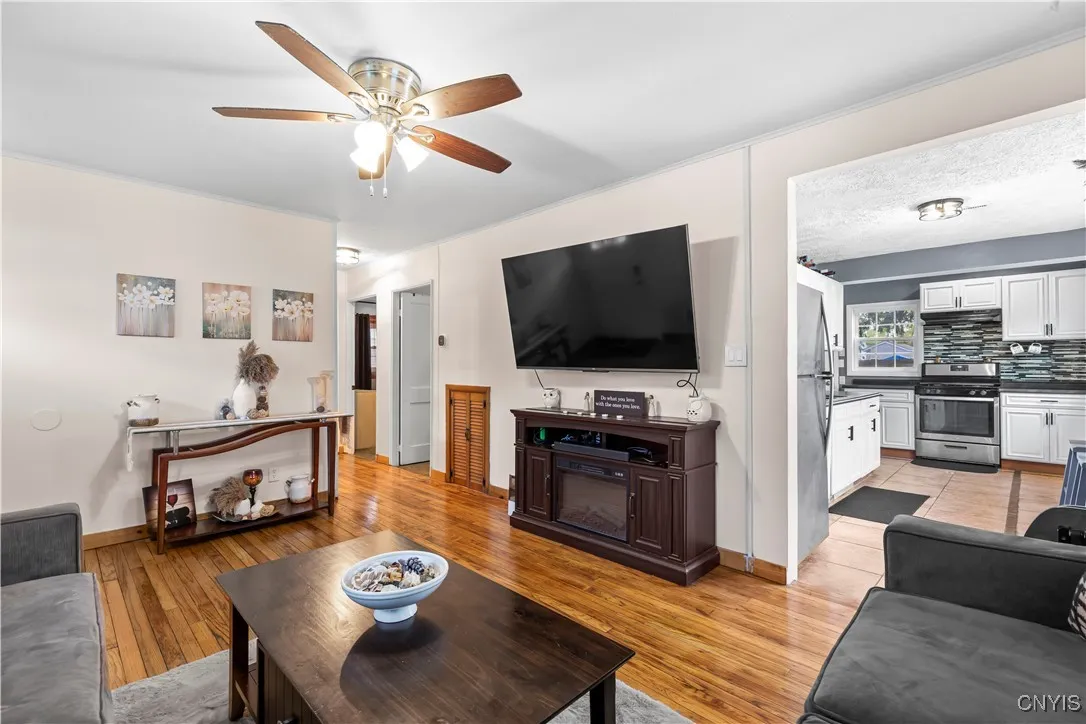 37 Waterbury Drive, Clay, New York 13212, Clay, New York 13212, 3 Bedrooms Bedrooms, 5 Rooms Rooms,1 BathroomBathrooms,Residential,For Sale,37 Waterbury Drive, Clay, New York 13212,S1612436