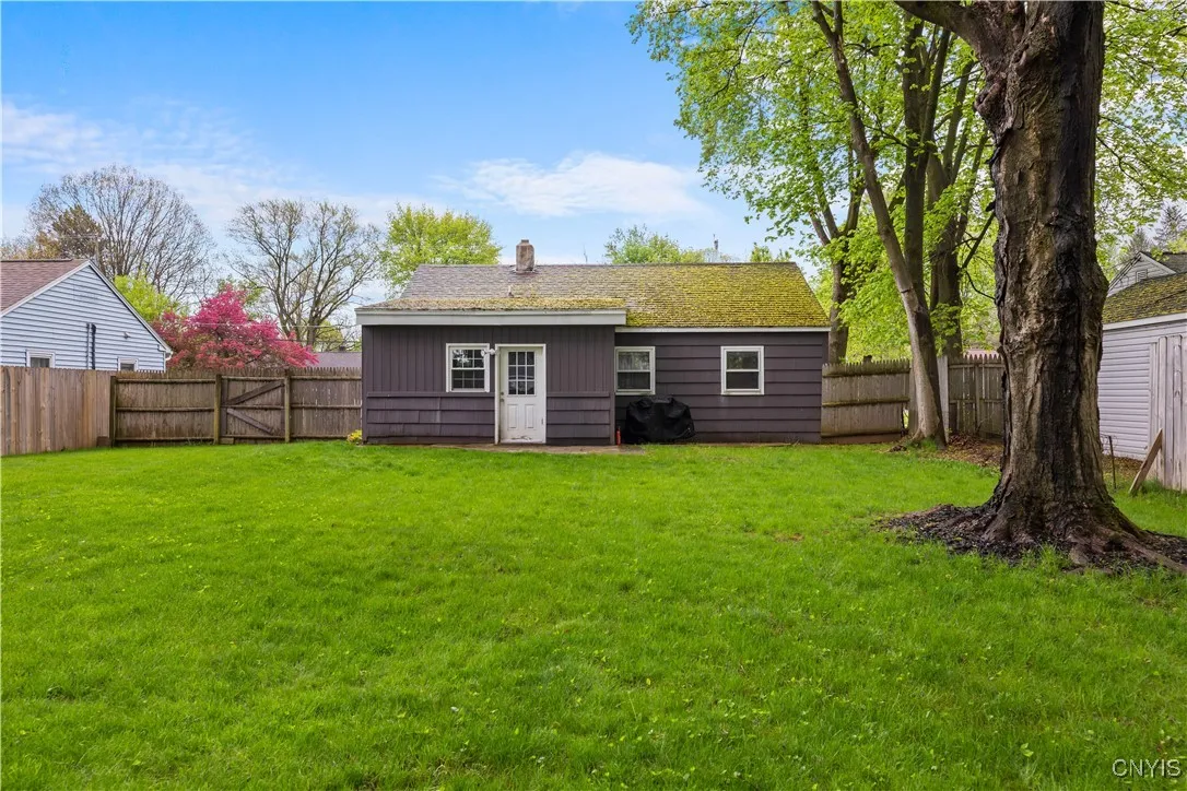 37 Waterbury Drive, Clay, New York 13212, Clay, New York 13212, 3 Bedrooms Bedrooms, 5 Rooms Rooms,1 BathroomBathrooms,Residential,For Sale,37 Waterbury Drive, Clay, New York 13212,S1612436