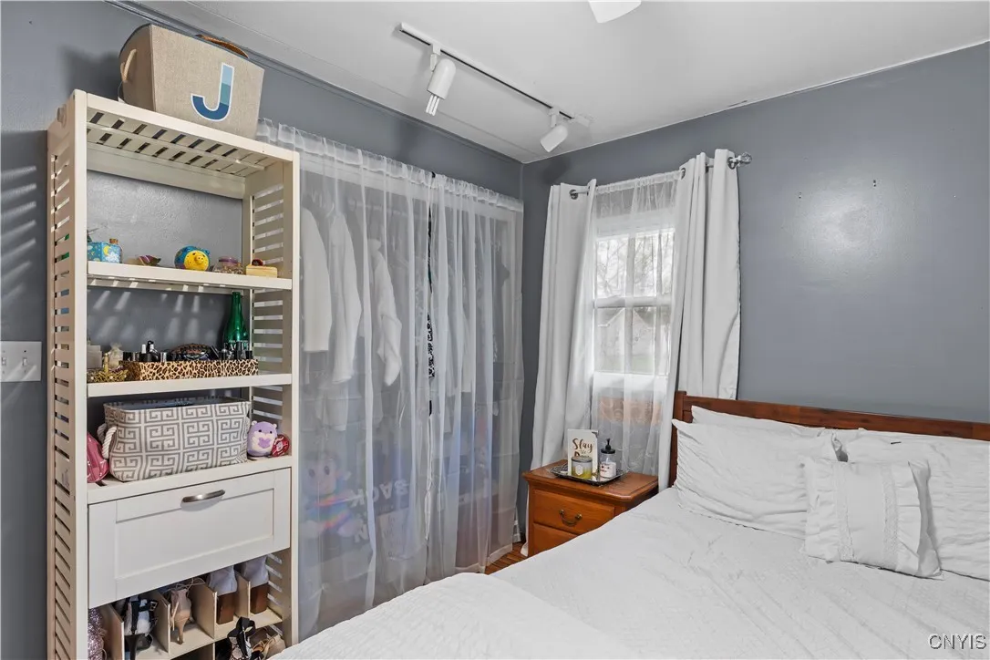 37 Waterbury Drive, Clay, New York 13212, Clay, New York 13212, 3 Bedrooms Bedrooms, 5 Rooms Rooms,1 BathroomBathrooms,Residential,For Sale,37 Waterbury Drive, Clay, New York 13212,S1612436