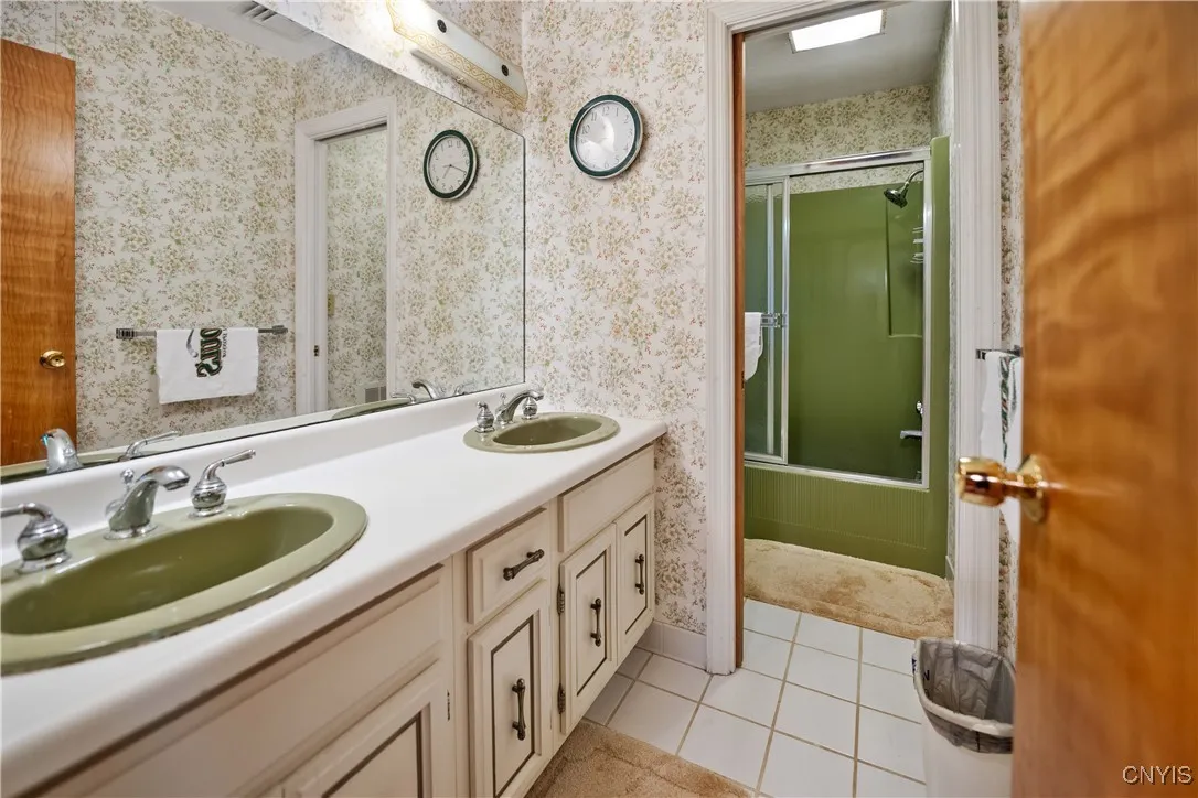 582 County Route 25, Minetto, New York 13126, Minetto, New York 13126, 5 Bedrooms Bedrooms, 16 Rooms Rooms,4 BathroomsBathrooms,Residential,For Sale,582 County Route 25, Minetto, New York 13126,0,S1610327