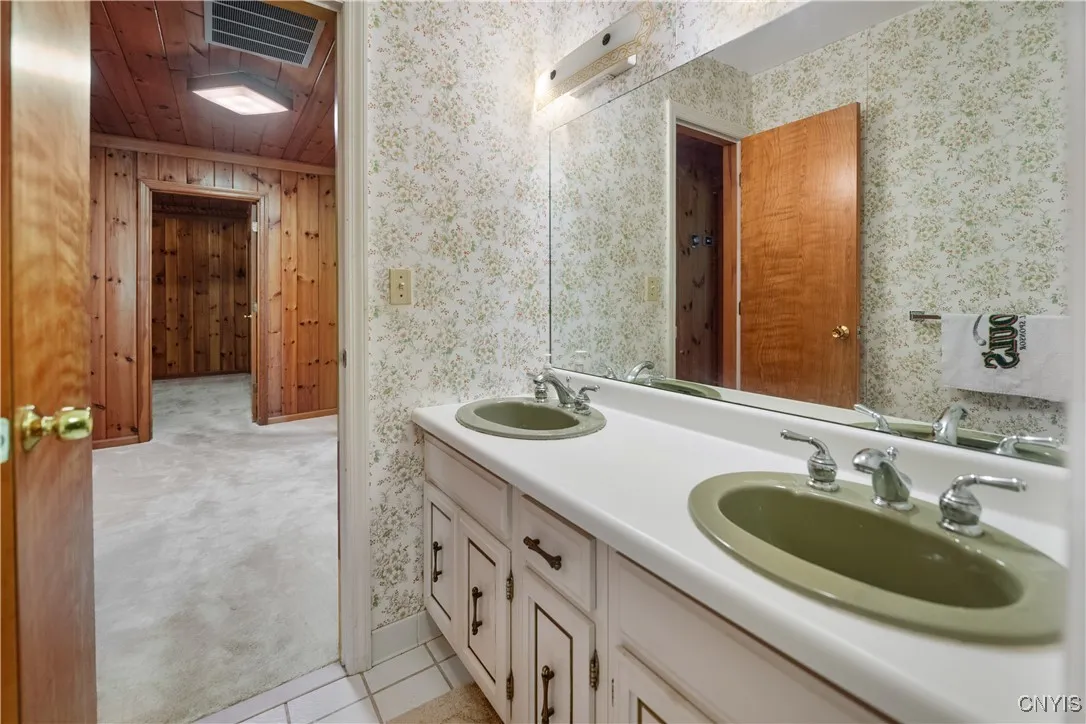 582 County Route 25, Minetto, New York 13126, Minetto, New York 13126, 5 Bedrooms Bedrooms, 16 Rooms Rooms,4 BathroomsBathrooms,Residential,For Sale,582 County Route 25, Minetto, New York 13126,0,S1610327