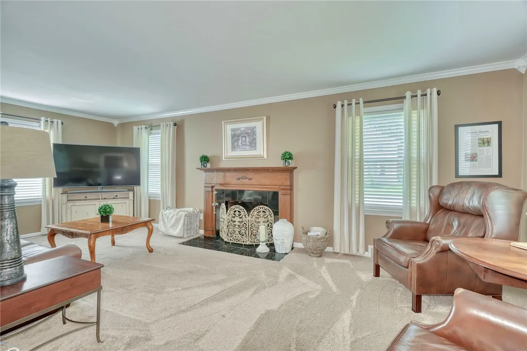 910 Roosevelt Road, East Rochester, New York 14445, East Rochester, New York 14445, 3 Bedrooms Bedrooms, 7 Rooms Rooms,1 BathroomBathrooms,Residential,Closed,910 Roosevelt Road, East Rochester, New York 14445,R1612237