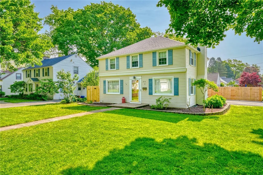 910 Roosevelt Road, East Rochester, New York 14445, East Rochester, New York 14445, 3 Bedrooms Bedrooms, 7 Rooms Rooms,1 BathroomBathrooms,Residential,Closed,910 Roosevelt Road, East Rochester, New York 14445,R1612237