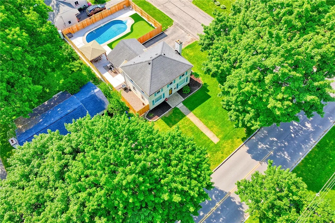 910 Roosevelt Road, East Rochester, New York 14445, East Rochester, New York 14445, 3 Bedrooms Bedrooms, 7 Rooms Rooms,1 BathroomBathrooms,Residential,Closed,910 Roosevelt Road, East Rochester, New York 14445,R1612237