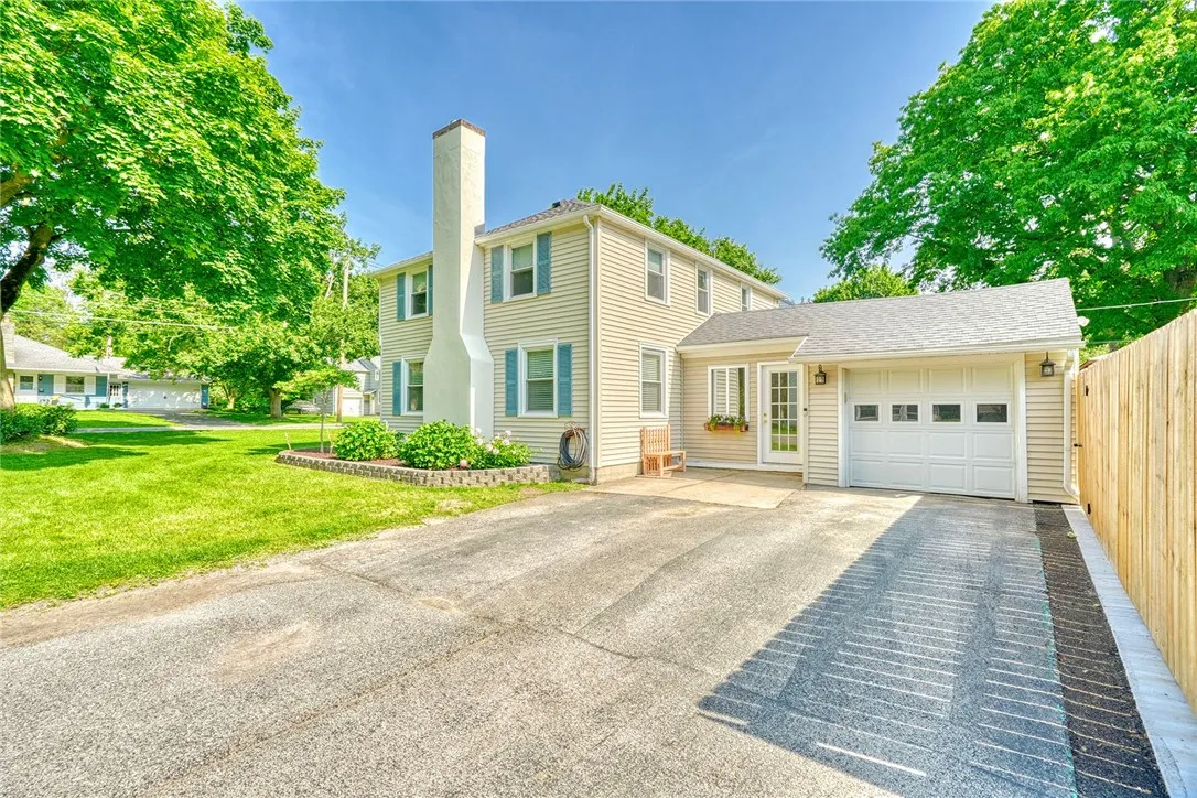 910 Roosevelt Road, East Rochester, New York 14445, East Rochester, New York 14445, 3 Bedrooms Bedrooms, 7 Rooms Rooms,1 BathroomBathrooms,Residential,Closed,910 Roosevelt Road, East Rochester, New York 14445,R1612237