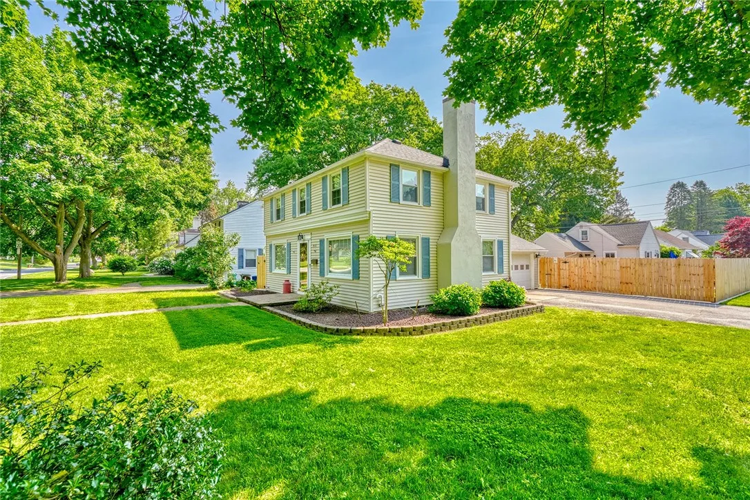 910 Roosevelt Road, East Rochester, New York 14445, East Rochester, New York 14445, 3 Bedrooms Bedrooms, 7 Rooms Rooms,1 BathroomBathrooms,Residential,Closed,910 Roosevelt Road, East Rochester, New York 14445,R1612237