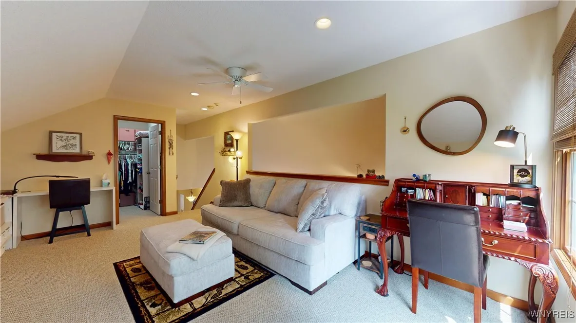 Full of possibilities - office or relax - you choose