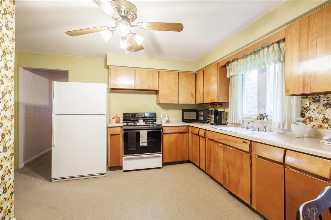 247 Angelus Drive, Irondequoit, New York 14622, Irondequoit, New York 14622, 3 Bedrooms Bedrooms, 5 Rooms Rooms,1 BathroomBathrooms,Residential,Closed,247 Angelus Drive, Irondequoit, New York 14622,R1611223