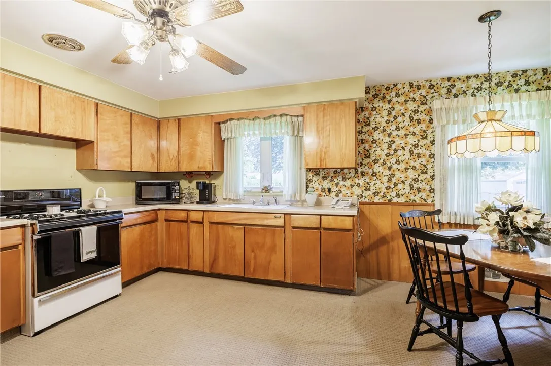 247 Angelus Drive, Irondequoit, New York 14622, Irondequoit, New York 14622, 3 Bedrooms Bedrooms, 5 Rooms Rooms,1 BathroomBathrooms,Residential,Closed,247 Angelus Drive, Irondequoit, New York 14622,R1611223
