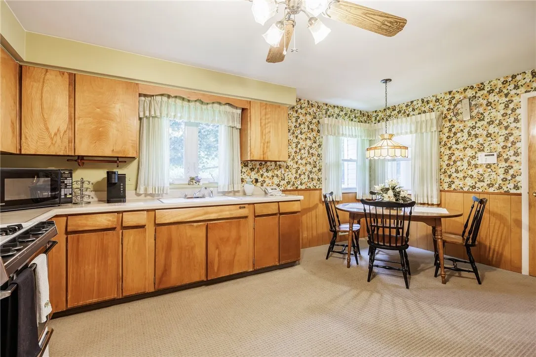 247 Angelus Drive, Irondequoit, New York 14622, Irondequoit, New York 14622, 3 Bedrooms Bedrooms, 5 Rooms Rooms,1 BathroomBathrooms,Residential,Closed,247 Angelus Drive, Irondequoit, New York 14622,R1611223