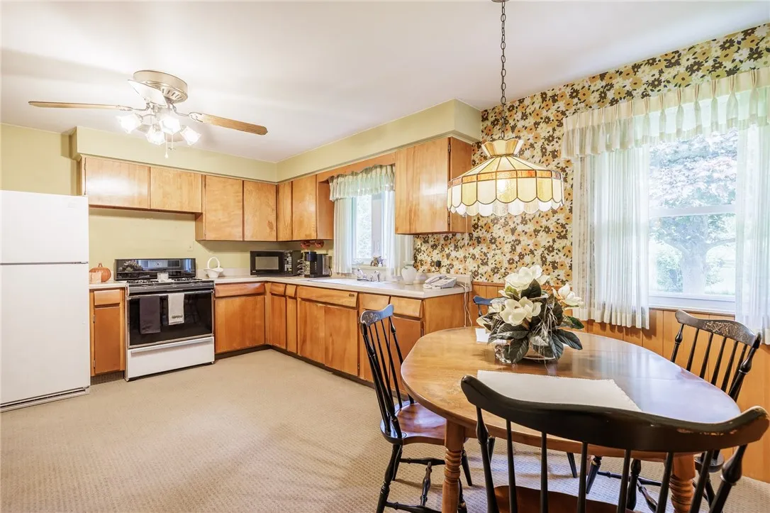 247 Angelus Drive, Irondequoit, New York 14622, Irondequoit, New York 14622, 3 Bedrooms Bedrooms, 5 Rooms Rooms,1 BathroomBathrooms,Residential,Closed,247 Angelus Drive, Irondequoit, New York 14622,R1611223