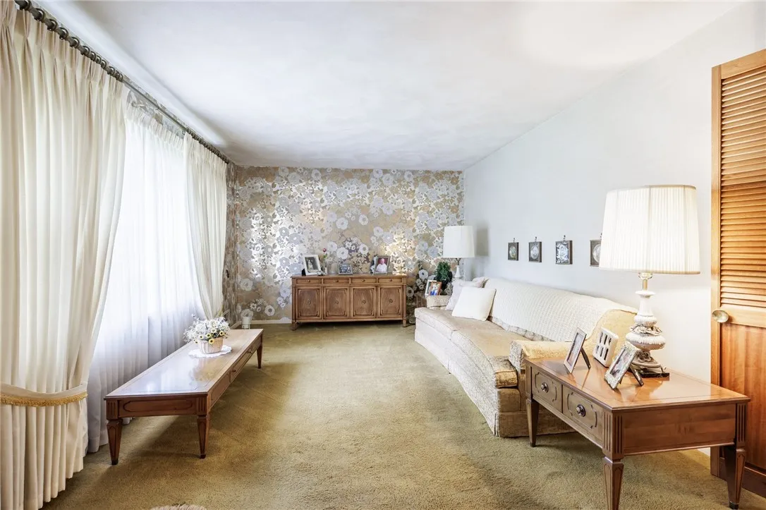 247 Angelus Drive, Irondequoit, New York 14622, Irondequoit, New York 14622, 3 Bedrooms Bedrooms, 5 Rooms Rooms,1 BathroomBathrooms,Residential,Closed,247 Angelus Drive, Irondequoit, New York 14622,R1611223