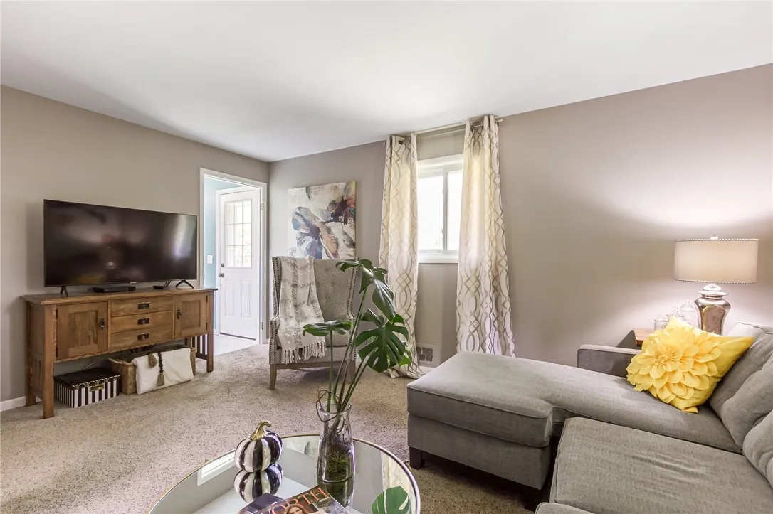 115 Bradford Road, Henrietta, New York 14534, Henrietta, New York 14534, 3 Bedrooms Bedrooms, 9 Rooms Rooms,1 BathroomBathrooms,Residential,Closed,115 Bradford Road, Henrietta, New York 14534,R1612477