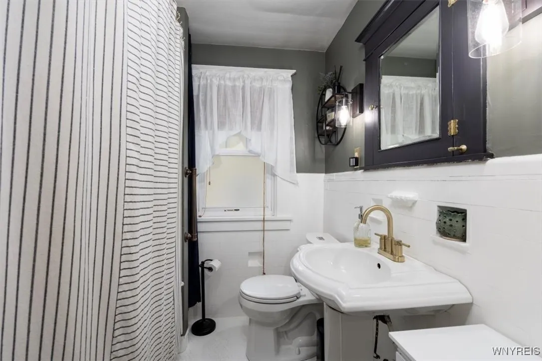 102 Westgate Road, Tonawanda-town, New York 14217, Tonawanda, New York 14217, 3 Bedrooms Bedrooms, 7 Rooms Rooms,1 BathroomBathrooms,Residential,Closed,102 Westgate Road, Tonawanda-town, New York 14217,B1611793