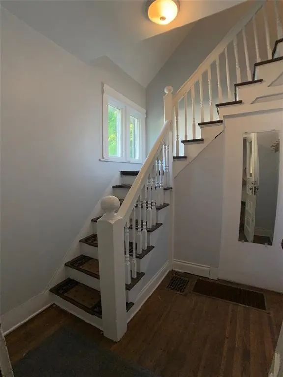 134 Benton Street, Rochester, New York 14620, Rochester, New York 14620, 5 Bedrooms Bedrooms, ,3 BathroomsBathrooms,Residential,Closed,134 Benton Street, Rochester, New York 14620,R1612241