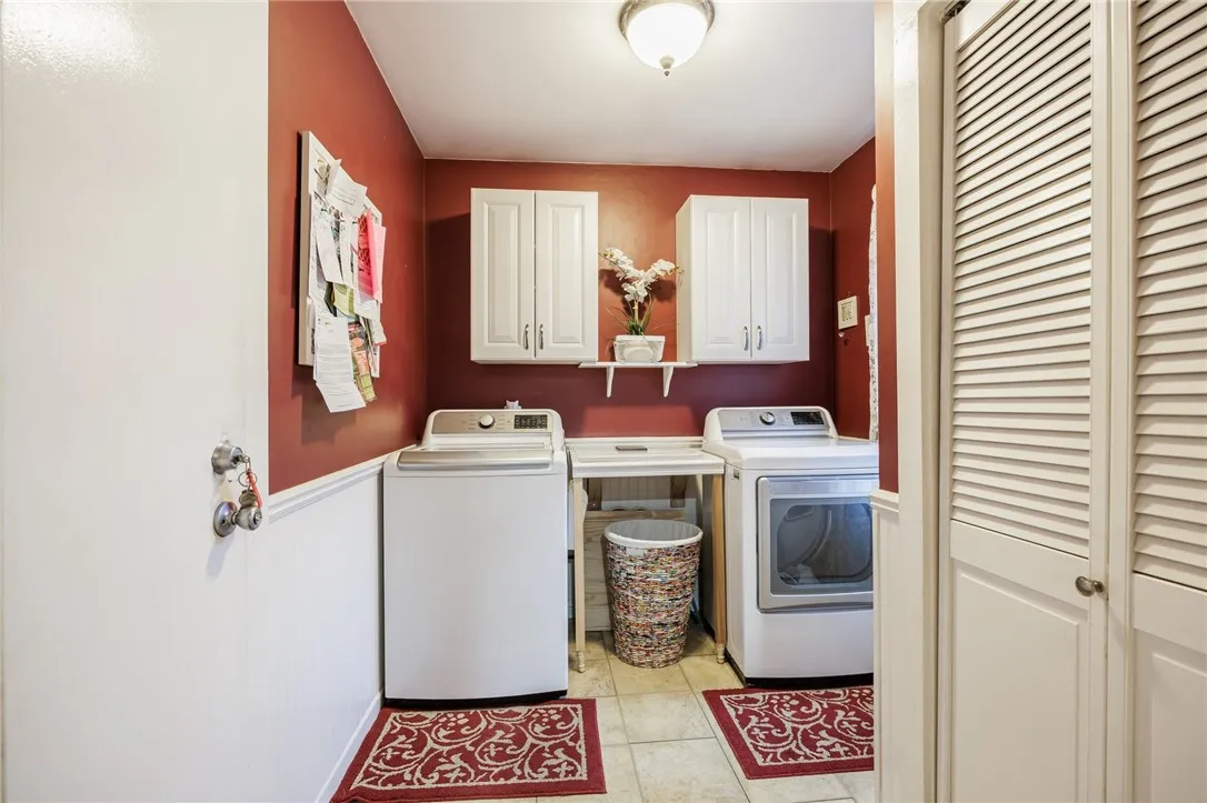 75 Pinebrook Drive, Greece, New York 14616, Greece, New York 14616, 3 Bedrooms Bedrooms, 8 Rooms Rooms,2 BathroomsBathrooms,Residential,Closed,75 Pinebrook Drive, Greece, New York 14616,R1611267