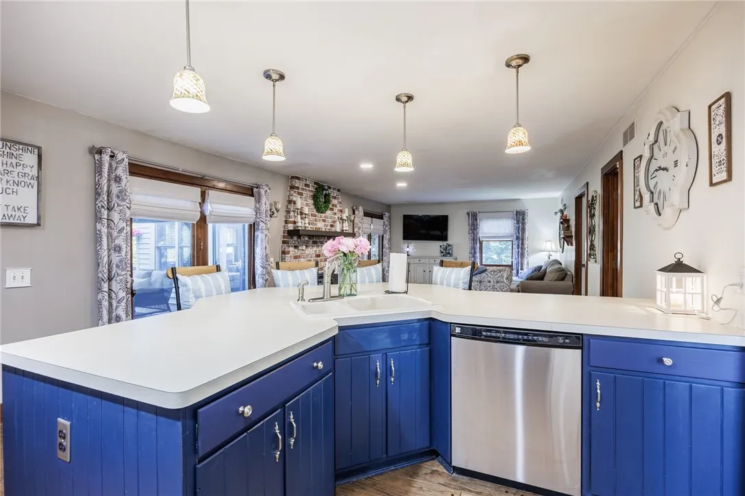 75 Pinebrook Drive, Greece, New York 14616, Greece, New York 14616, 3 Bedrooms Bedrooms, 8 Rooms Rooms,2 BathroomsBathrooms,Residential,Closed,75 Pinebrook Drive, Greece, New York 14616,R1611267