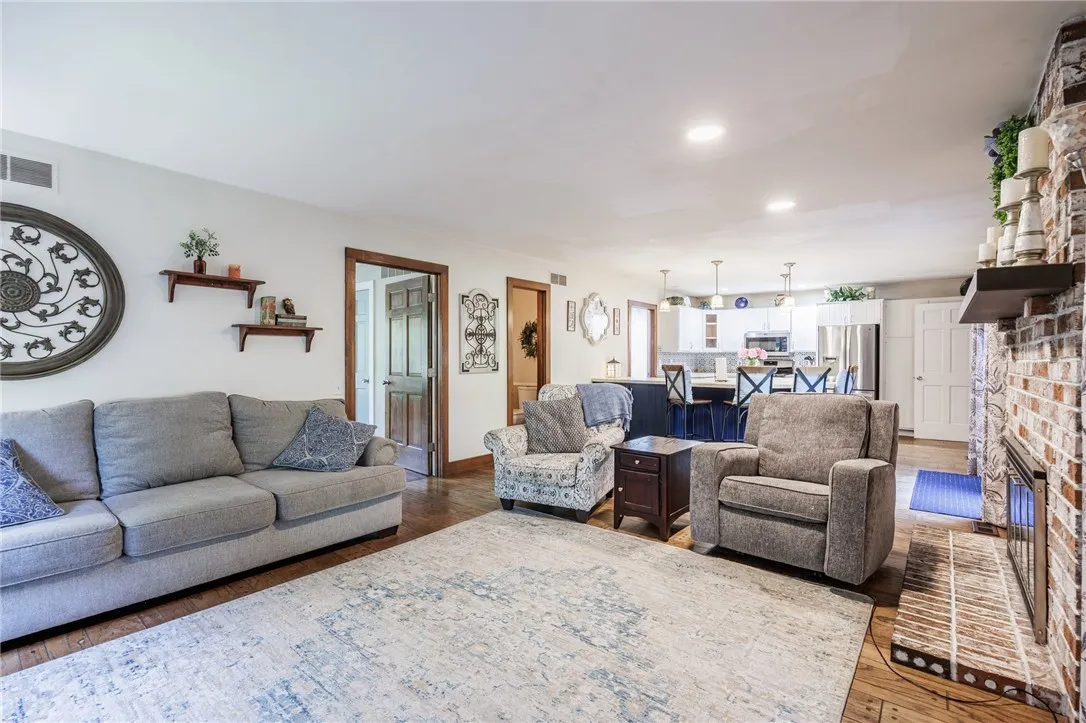 75 Pinebrook Drive, Greece, New York 14616, Greece, New York 14616, 3 Bedrooms Bedrooms, 8 Rooms Rooms,2 BathroomsBathrooms,Residential,Closed,75 Pinebrook Drive, Greece, New York 14616,R1611267