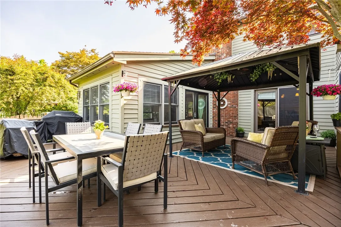75 Pinebrook Drive, Greece, New York 14616, Greece, New York 14616, 3 Bedrooms Bedrooms, 8 Rooms Rooms,2 BathroomsBathrooms,Residential,Closed,75 Pinebrook Drive, Greece, New York 14616,R1611267