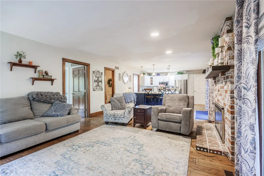 75 Pinebrook Drive, Greece, New York 14616, Greece, New York 14616, 3 Bedrooms Bedrooms, 8 Rooms Rooms,2 BathroomsBathrooms,Residential,Closed,75 Pinebrook Drive, Greece, New York 14616,R1611267