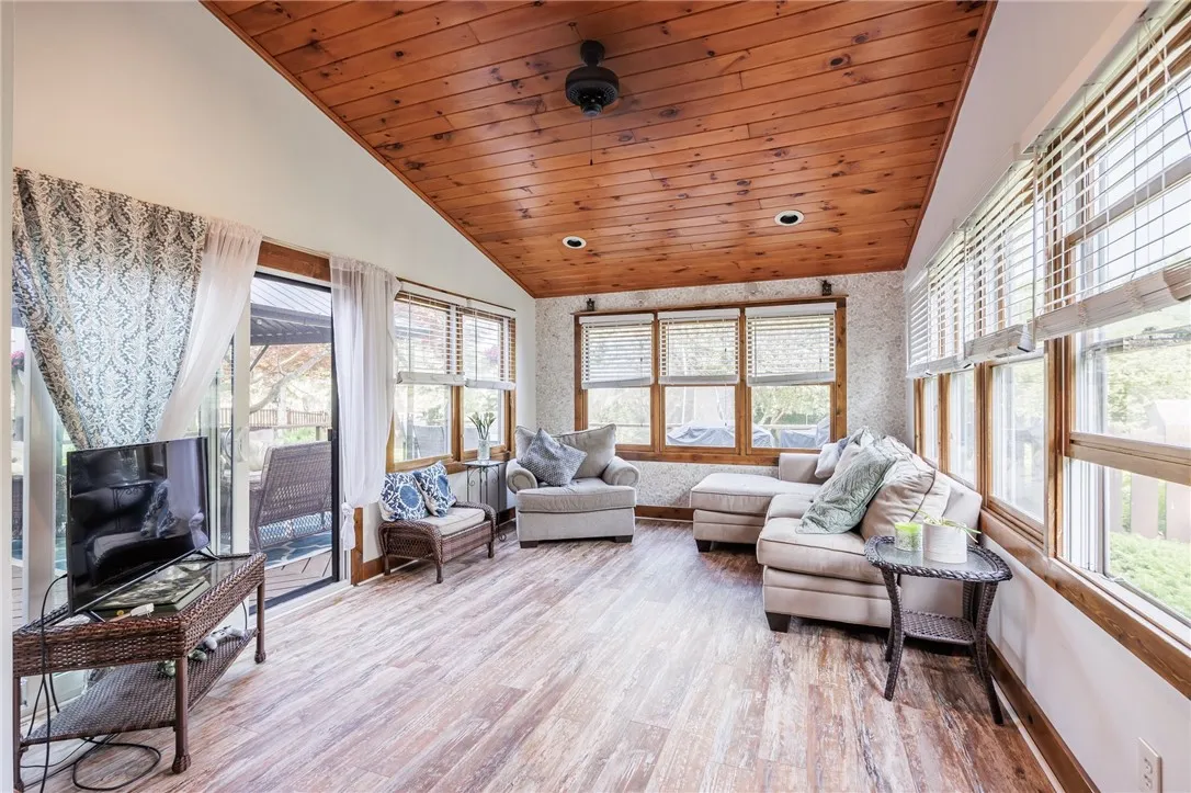 75 Pinebrook Drive, Greece, New York 14616, Greece, New York 14616, 3 Bedrooms Bedrooms, 8 Rooms Rooms,2 BathroomsBathrooms,Residential,Closed,75 Pinebrook Drive, Greece, New York 14616,R1611267