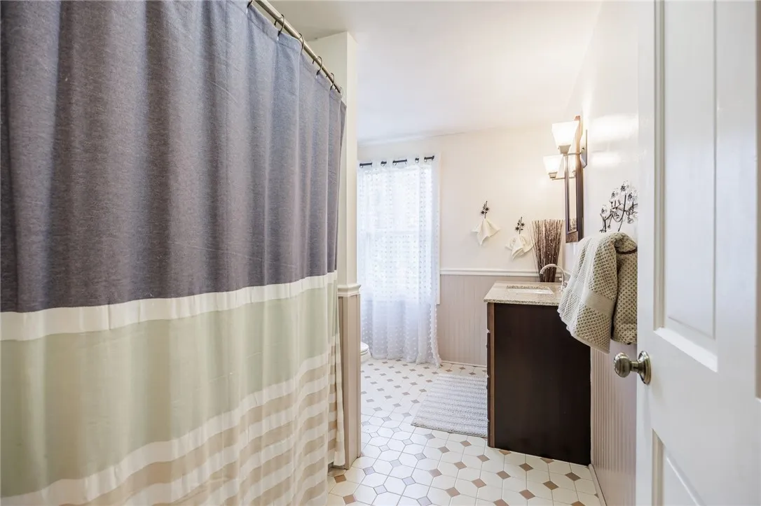 75 Pinebrook Drive, Greece, New York 14616, Greece, New York 14616, 3 Bedrooms Bedrooms, 8 Rooms Rooms,2 BathroomsBathrooms,Residential,Closed,75 Pinebrook Drive, Greece, New York 14616,R1611267