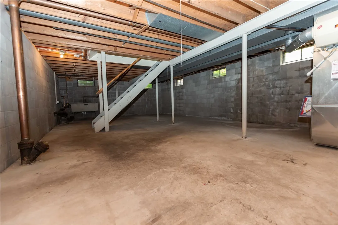 79 Old Post Road, Perinton, New York 14450, Perinton, New York 14450, 3 Bedrooms Bedrooms, 7 Rooms Rooms,1 BathroomBathrooms,Residential,Closed,79 Old Post Road, Perinton, New York 14450,R1612279