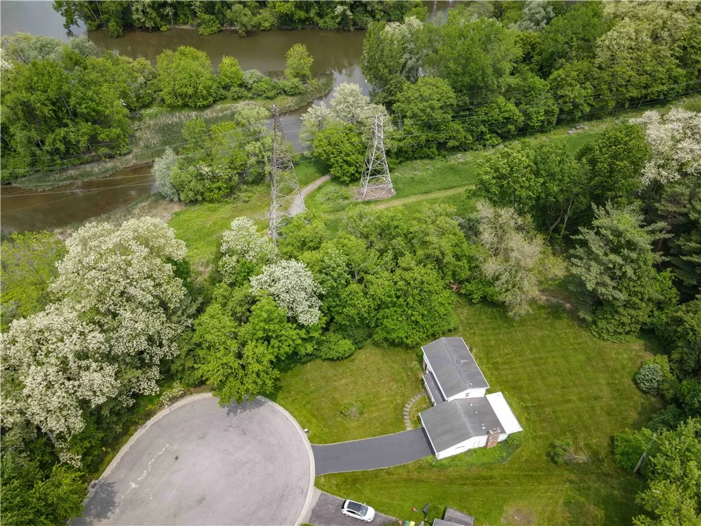 79 Old Post Road, Perinton, New York 14450, Perinton, New York 14450, 3 Bedrooms Bedrooms, 7 Rooms Rooms,1 BathroomBathrooms,Residential,Closed,79 Old Post Road, Perinton, New York 14450,R1612279