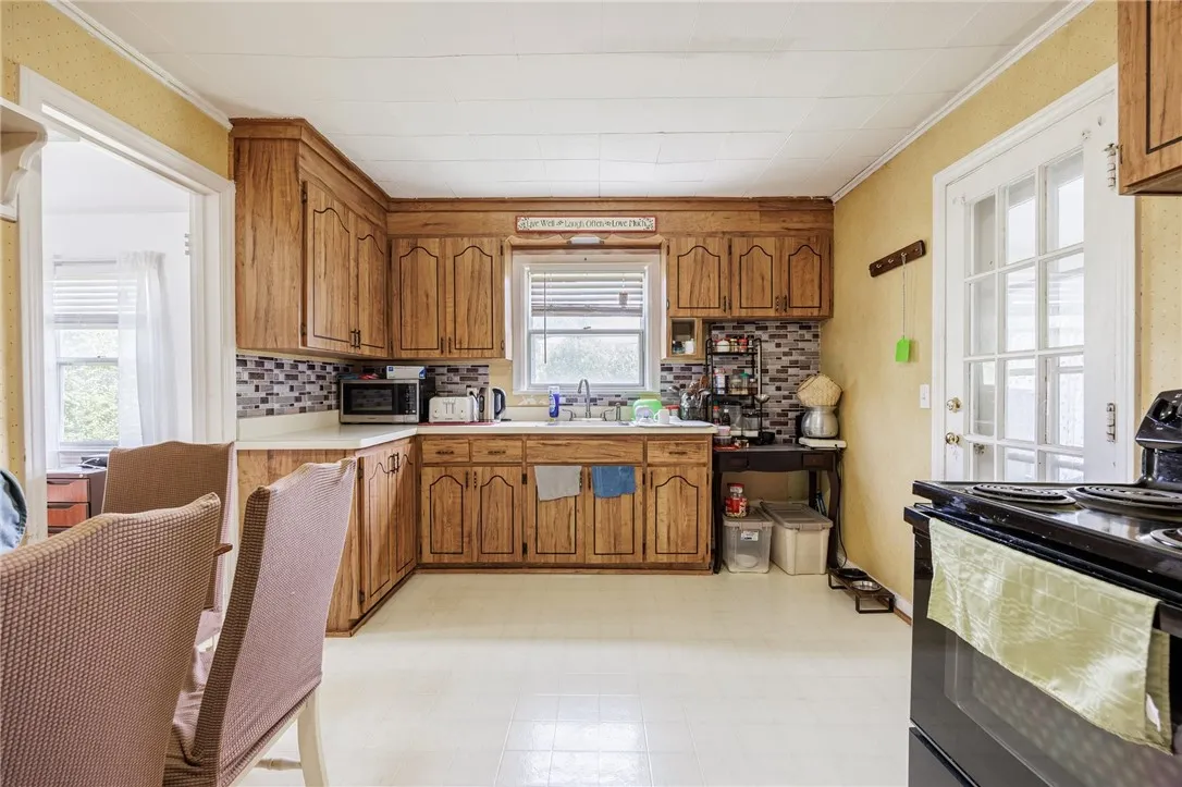 12 Queensboro Road, Irondequoit, New York 14609, Irondequoit, New York 14609, 2 Bedrooms Bedrooms, 6 Rooms Rooms,1 BathroomBathrooms,Residential,Closed,12 Queensboro Road, Irondequoit, New York 14609,R1611656