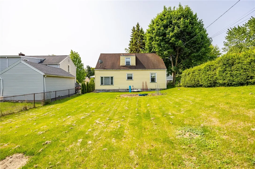 12 Queensboro Road, Irondequoit, New York 14609, Irondequoit, New York 14609, 2 Bedrooms Bedrooms, 6 Rooms Rooms,1 BathroomBathrooms,Residential,Closed,12 Queensboro Road, Irondequoit, New York 14609,R1611656