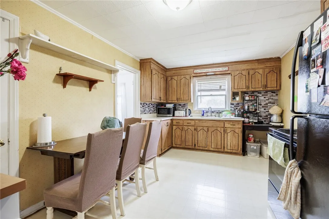 12 Queensboro Road, Irondequoit, New York 14609, Irondequoit, New York 14609, 2 Bedrooms Bedrooms, 6 Rooms Rooms,1 BathroomBathrooms,Residential,Closed,12 Queensboro Road, Irondequoit, New York 14609,R1611656
