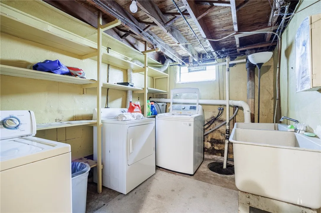 12 Queensboro Road, Irondequoit, New York 14609, Irondequoit, New York 14609, 2 Bedrooms Bedrooms, 6 Rooms Rooms,1 BathroomBathrooms,Residential,Closed,12 Queensboro Road, Irondequoit, New York 14609,R1611656