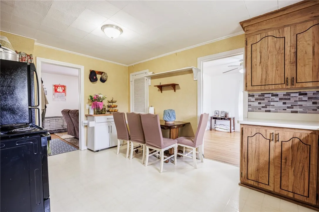 12 Queensboro Road, Irondequoit, New York 14609, Irondequoit, New York 14609, 2 Bedrooms Bedrooms, 6 Rooms Rooms,1 BathroomBathrooms,Residential,Closed,12 Queensboro Road, Irondequoit, New York 14609,R1611656