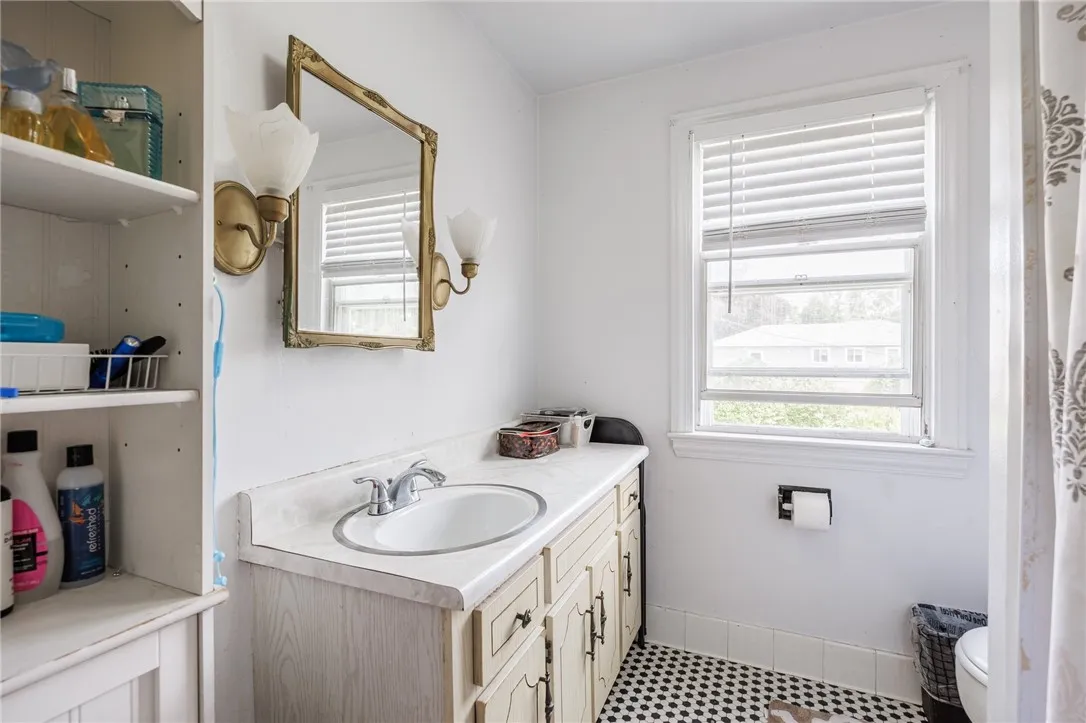 12 Queensboro Road, Irondequoit, New York 14609, Irondequoit, New York 14609, 2 Bedrooms Bedrooms, 6 Rooms Rooms,1 BathroomBathrooms,Residential,Closed,12 Queensboro Road, Irondequoit, New York 14609,R1611656