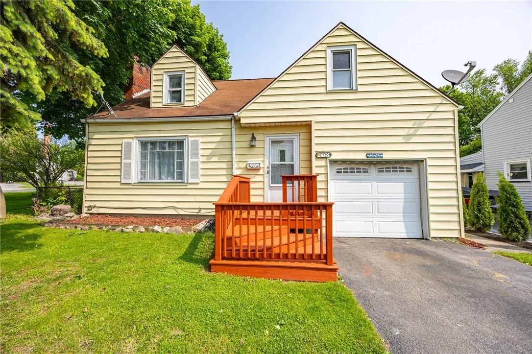 12 Queensboro Road, Irondequoit, New York 14609, Irondequoit, New York 14609, 2 Bedrooms Bedrooms, 6 Rooms Rooms,1 BathroomBathrooms,Residential,Closed,12 Queensboro Road, Irondequoit, New York 14609,R1611656