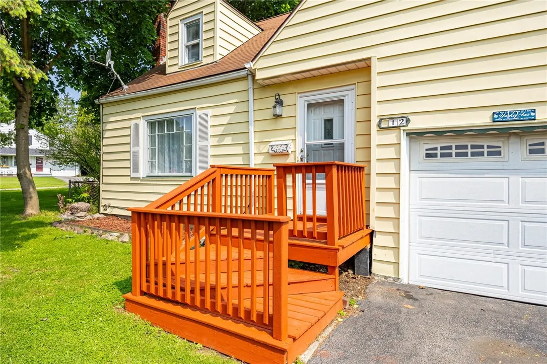 12 Queensboro Road, Irondequoit, New York 14609, Irondequoit, New York 14609, 2 Bedrooms Bedrooms, 6 Rooms Rooms,1 BathroomBathrooms,Residential,Closed,12 Queensboro Road, Irondequoit, New York 14609,R1611656