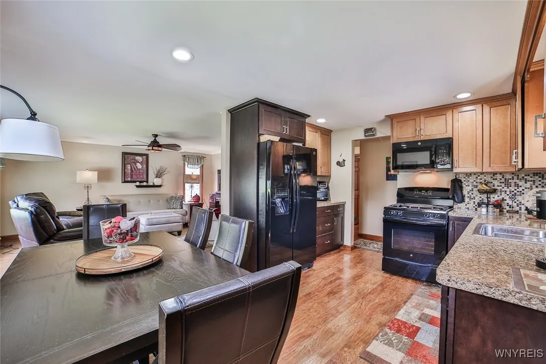 233 Saint Jude, West Seneca, New York 14224, West Seneca, New York 14224, 2 Bedrooms Bedrooms, 4 Rooms Rooms,1 BathroomBathrooms,Residential,Closed,233 Saint Jude, West Seneca, New York 14224,B1611111
