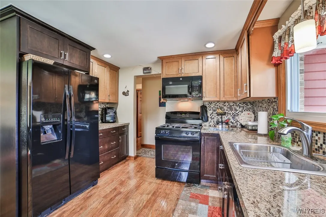 233 Saint Jude, West Seneca, New York 14224, West Seneca, New York 14224, 2 Bedrooms Bedrooms, 4 Rooms Rooms,1 BathroomBathrooms,Residential,Closed,233 Saint Jude, West Seneca, New York 14224,B1611111