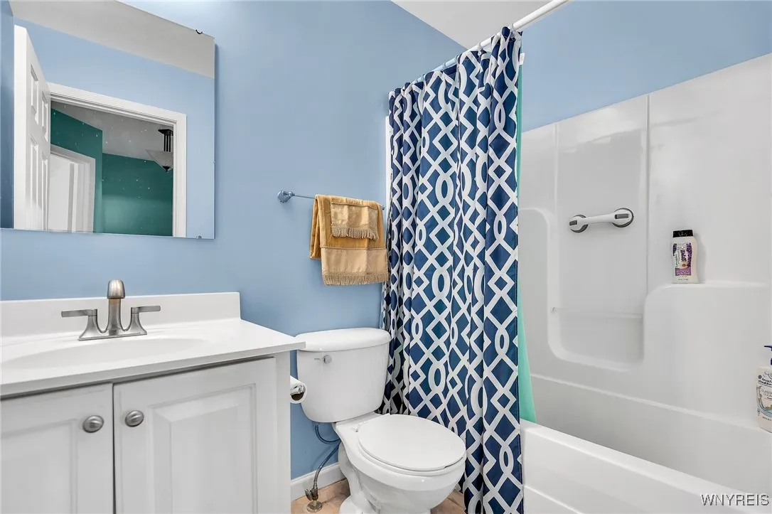 Upstairs Full Bath