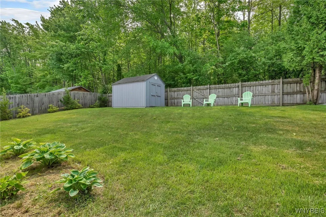 Large Fully Fenced. 3 sides are owners.