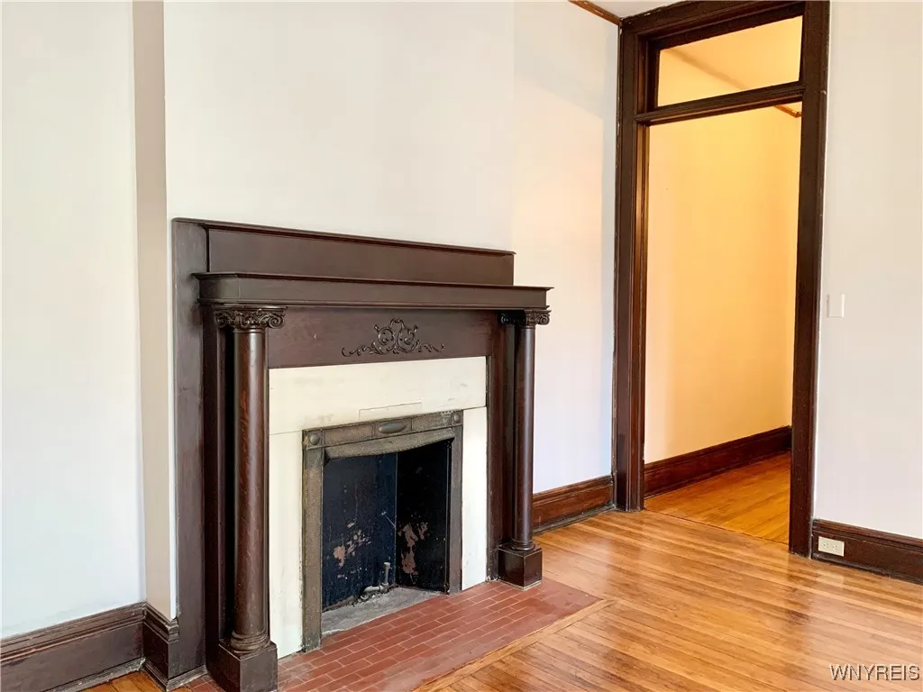 242 Bryant Street 4b, Buffalo, New York 14222, Buffalo, New York 14222, 2 Bedrooms Bedrooms, 5 Rooms Rooms,1 BathroomBathrooms,Residential Lease,Closed,242 Bryant Street 4b, Buffalo, New York 14222,B1612370