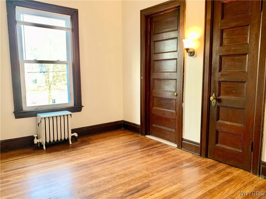 242 Bryant Street 4b, Buffalo, New York 14222, Buffalo, New York 14222, 2 Bedrooms Bedrooms, 5 Rooms Rooms,1 BathroomBathrooms,Residential Lease,Closed,242 Bryant Street 4b, Buffalo, New York 14222,B1612370