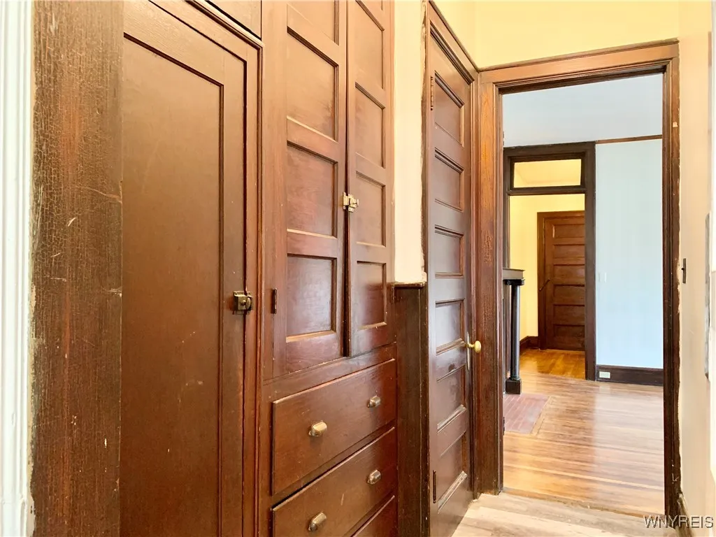 242 Bryant Street 4b, Buffalo, New York 14222, Buffalo, New York 14222, 2 Bedrooms Bedrooms, 5 Rooms Rooms,1 BathroomBathrooms,Residential Lease,Closed,242 Bryant Street 4b, Buffalo, New York 14222,B1612370