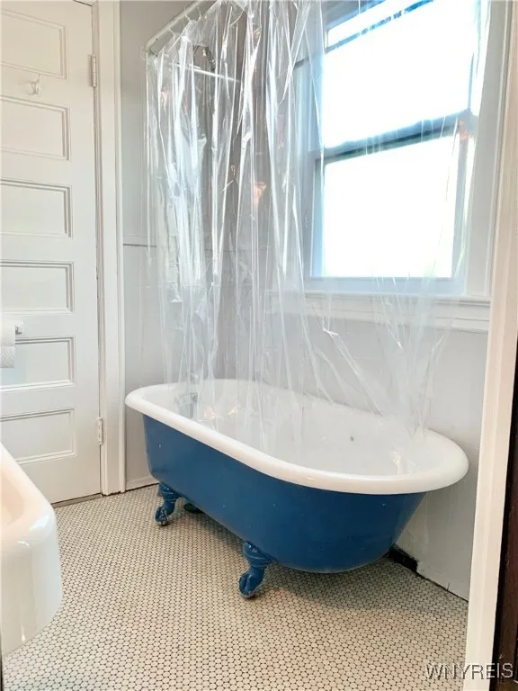 242 Bryant Street 4b, Buffalo, New York 14222, Buffalo, New York 14222, 2 Bedrooms Bedrooms, 5 Rooms Rooms,1 BathroomBathrooms,Residential Lease,Closed,242 Bryant Street 4b, Buffalo, New York 14222,B1612370