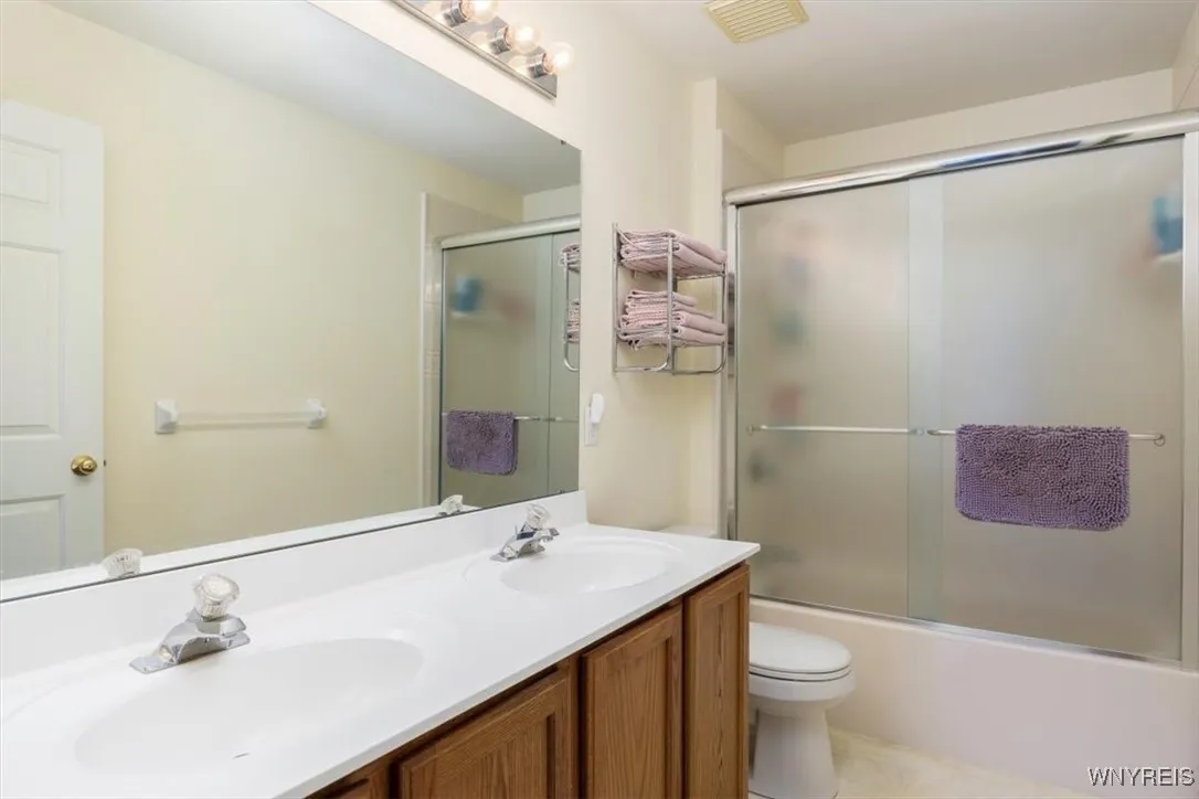 5 Cherokee Drive, Orchard Park, New York 14224, Orchard Park, New York 14224, 4 Bedrooms Bedrooms, 8 Rooms Rooms,2 BathroomsBathrooms,Residential,Closed,5 Cherokee Drive, Orchard Park, New York 14224,B1612587